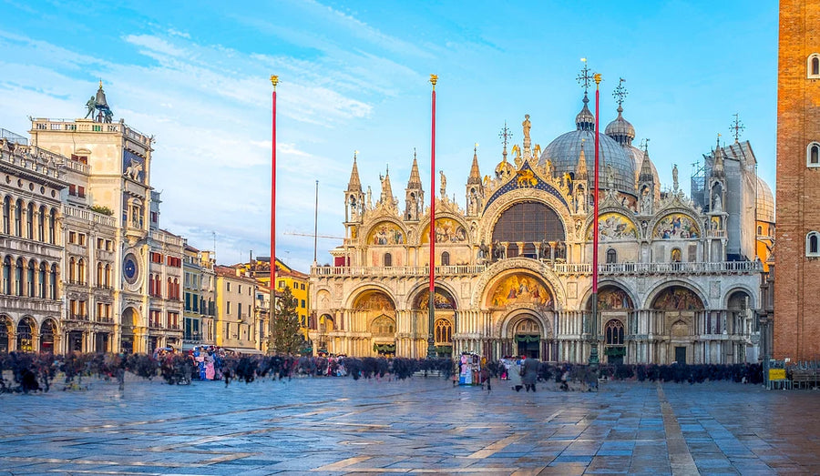 Absolute Venice: walking tour, St Mark's Basilica and Doge's Palace from Venice.